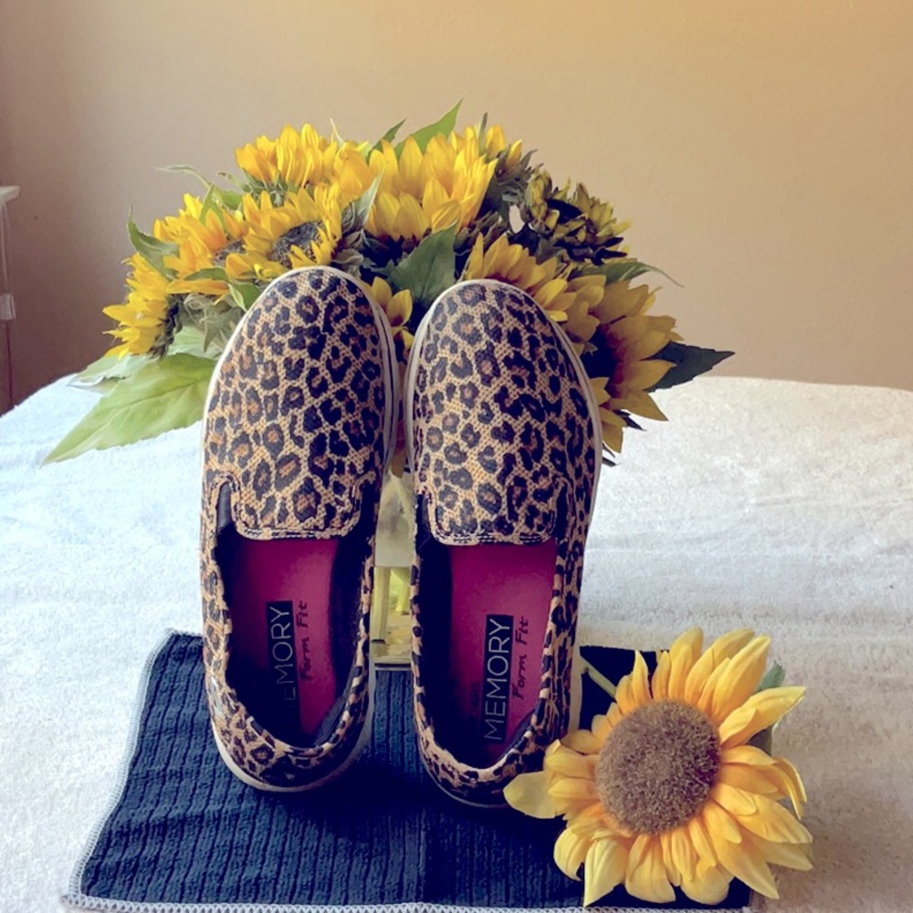 🌻🐆 SKECHERS GO WALK SNEAKERS 🌻 🐆